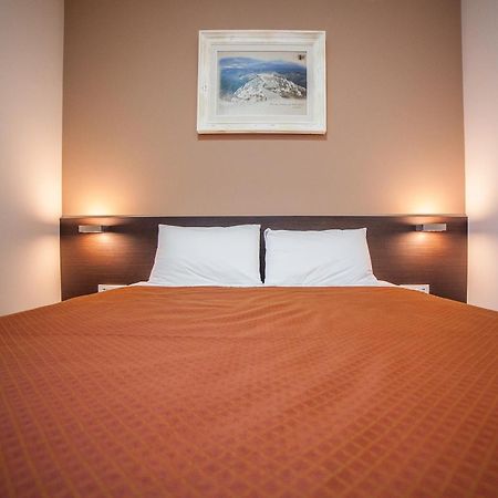 Hotel Terminus بودغوريتْسا المظهر الخارجي الصورة