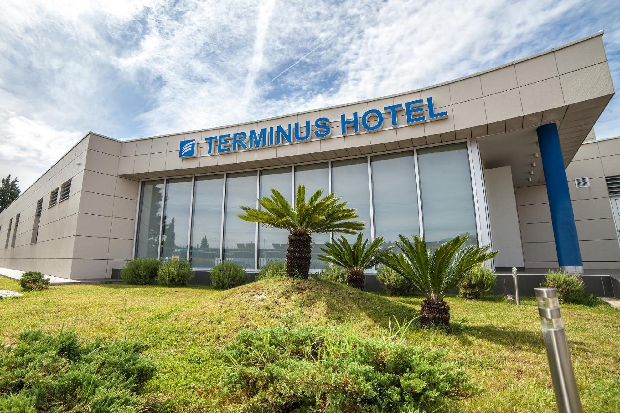 Hotel Terminus بودغوريتْسا المظهر الخارجي الصورة