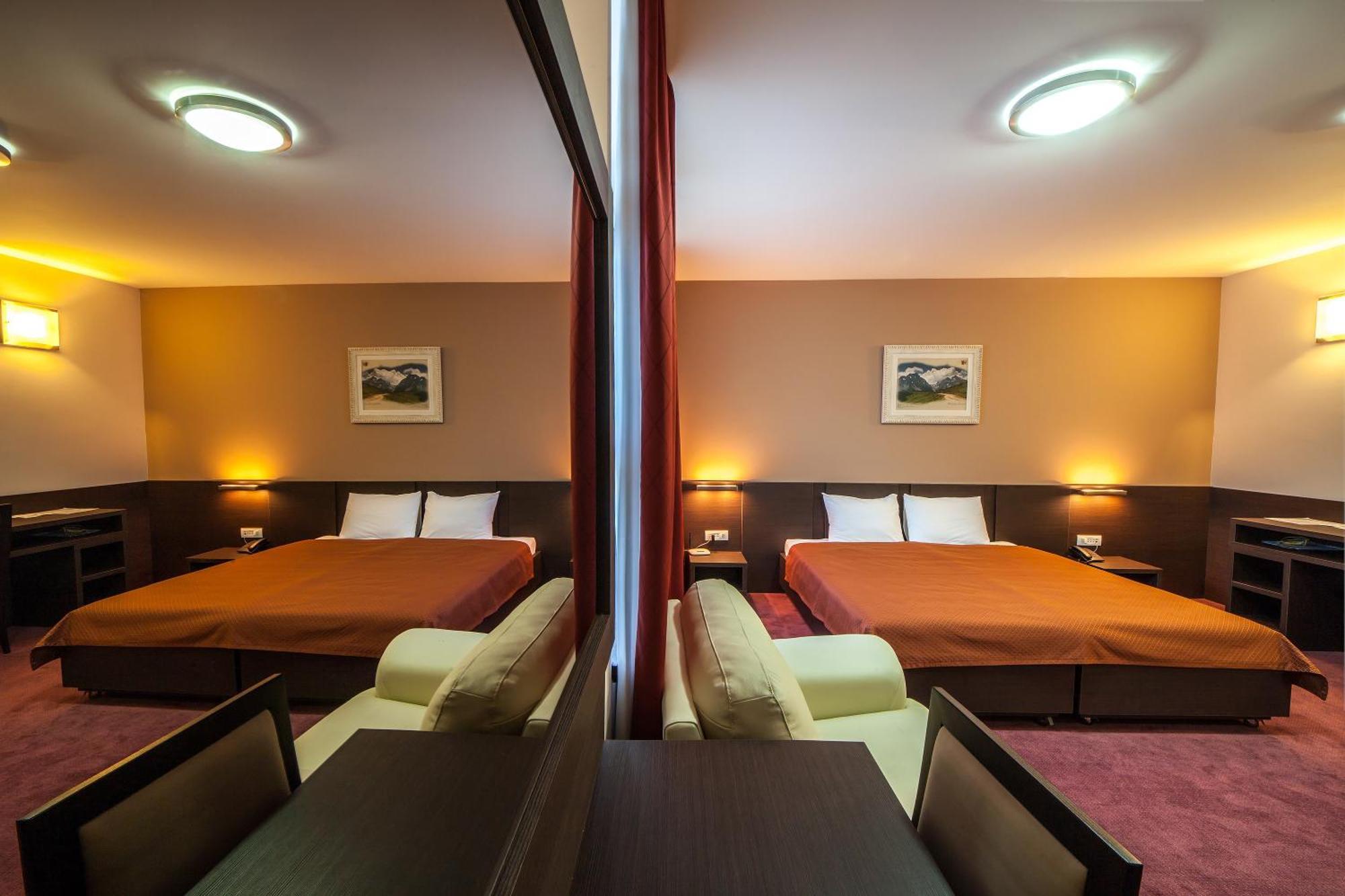 Hotel Terminus بودغوريتْسا المظهر الخارجي الصورة