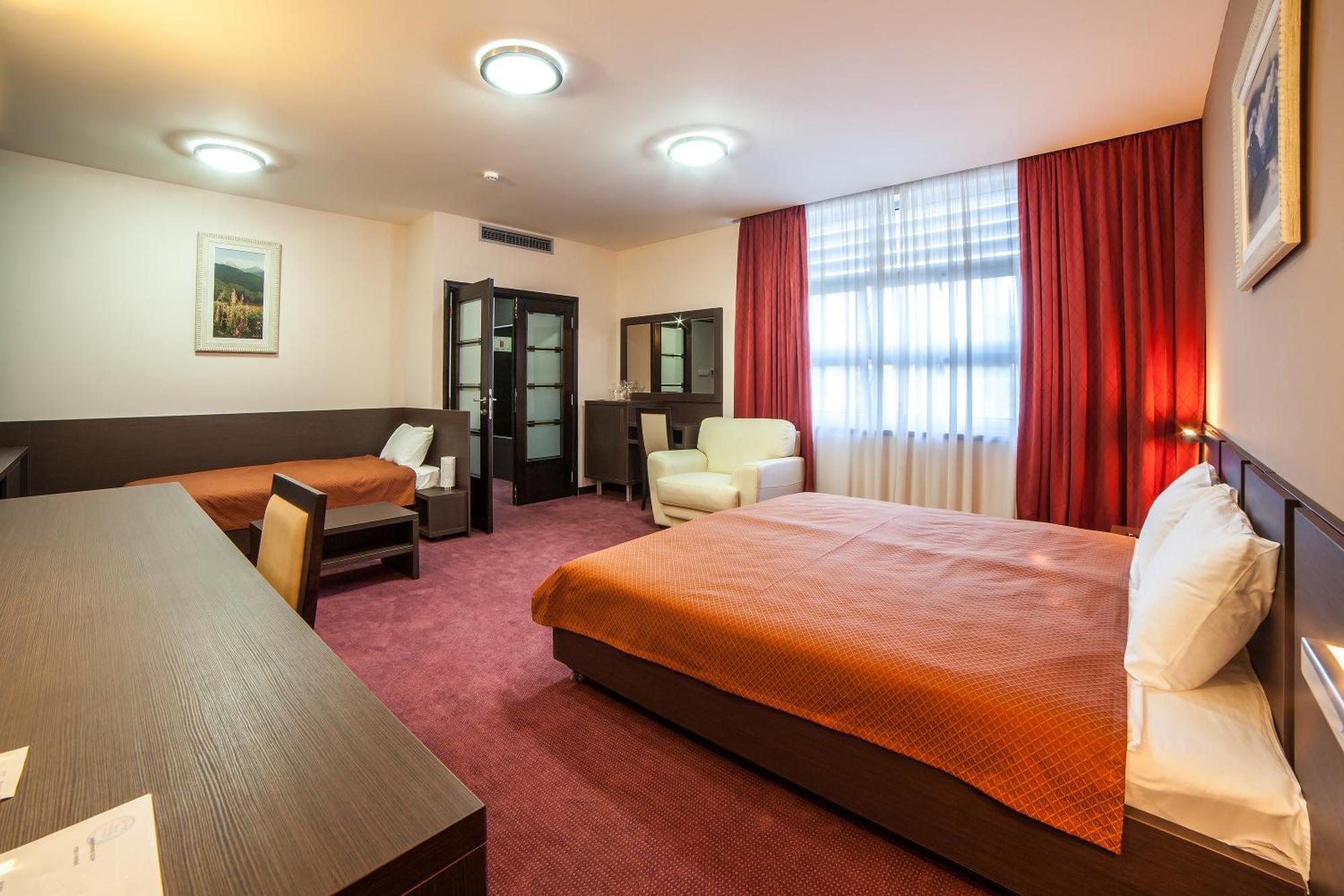 Hotel Terminus بودغوريتْسا المظهر الخارجي الصورة