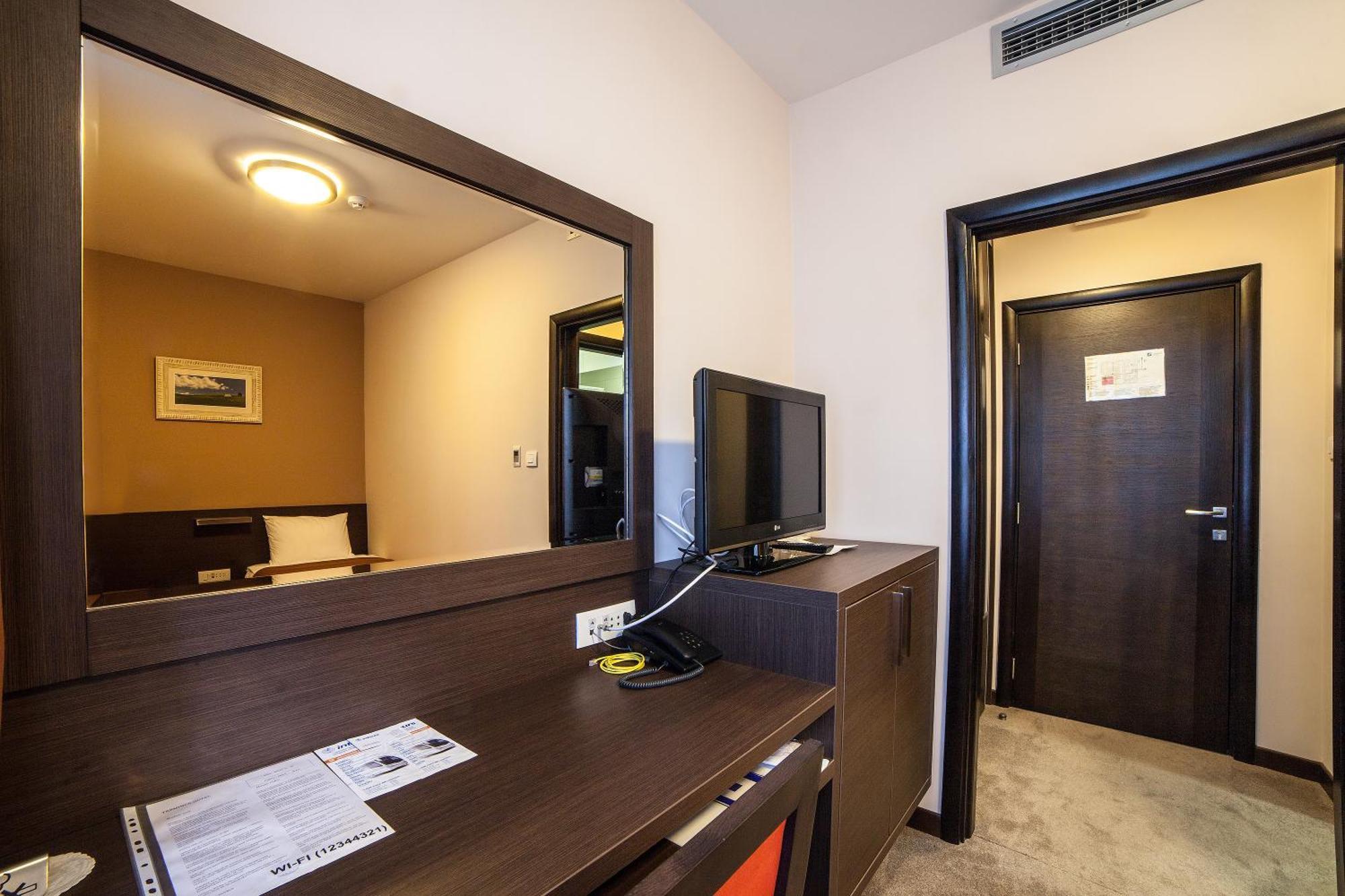 Hotel Terminus بودغوريتْسا الغرفة الصورة