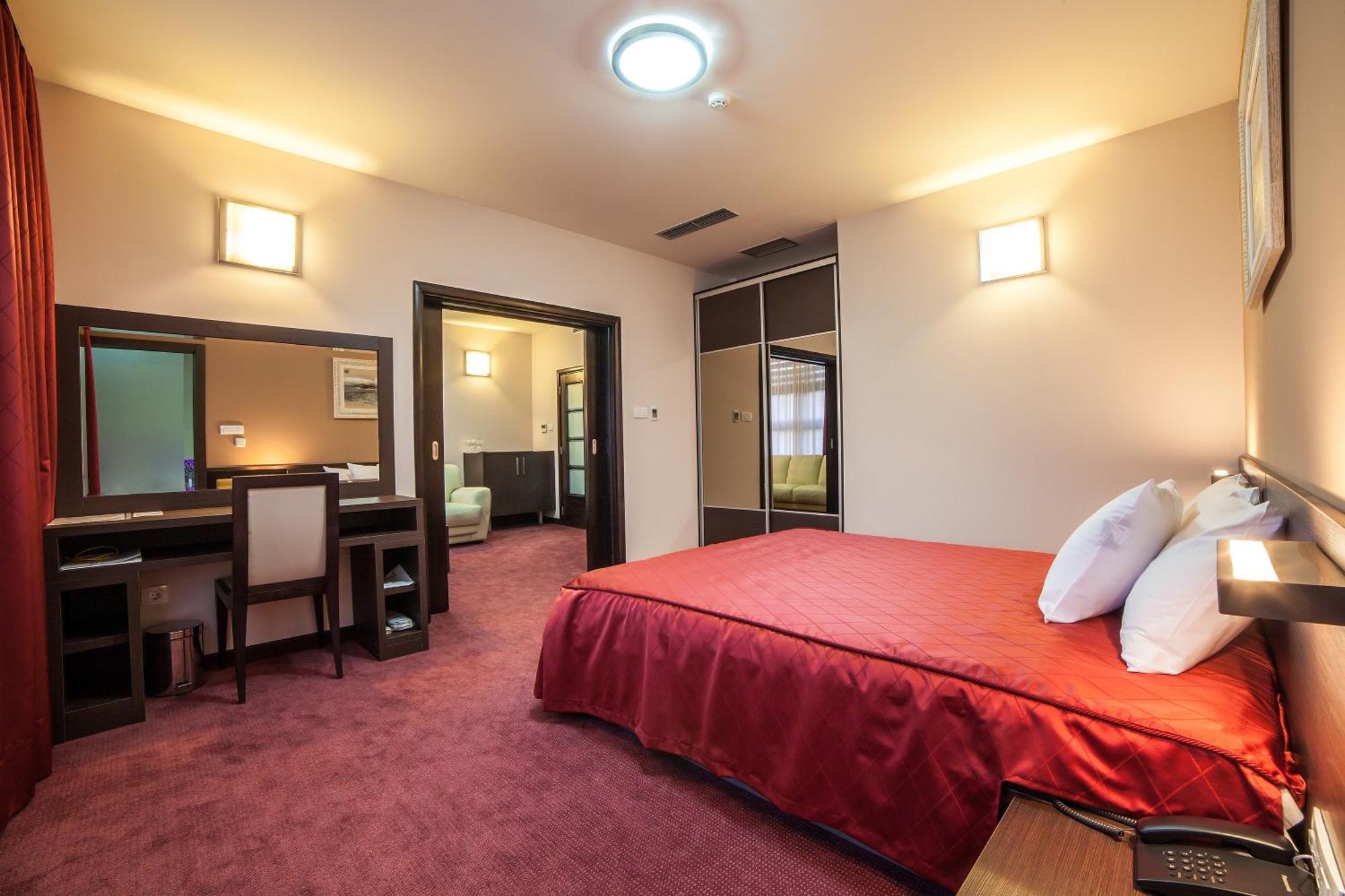 Hotel Terminus بودغوريتْسا الغرفة الصورة