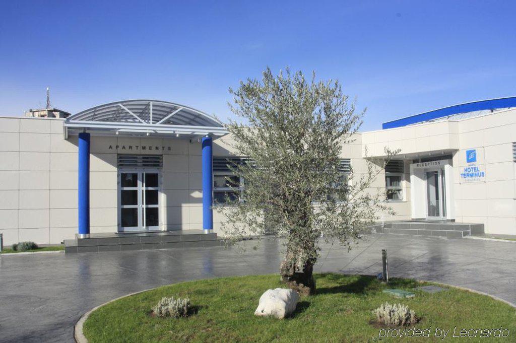 Hotel Terminus بودغوريتْسا المظهر الخارجي الصورة