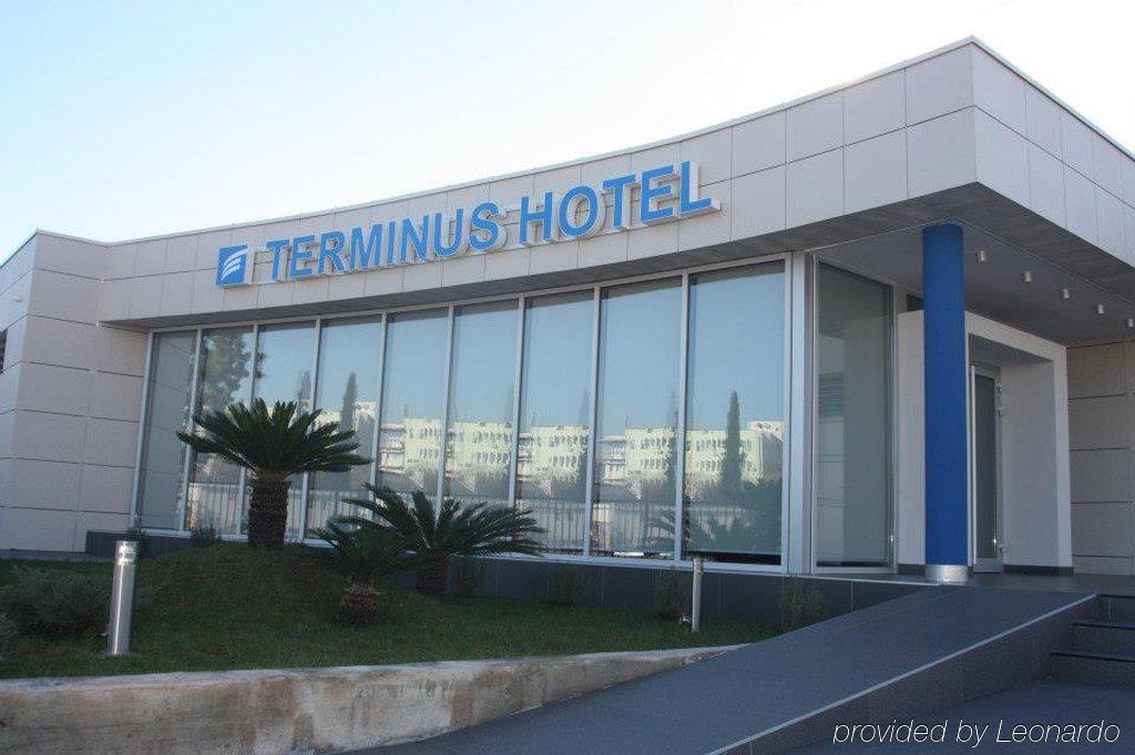 Hotel Terminus بودغوريتْسا المظهر الخارجي الصورة