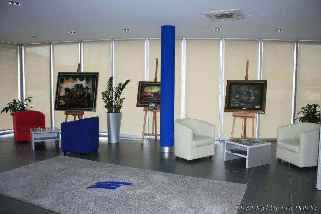 Hotel Terminus بودغوريتْسا المظهر الخارجي الصورة